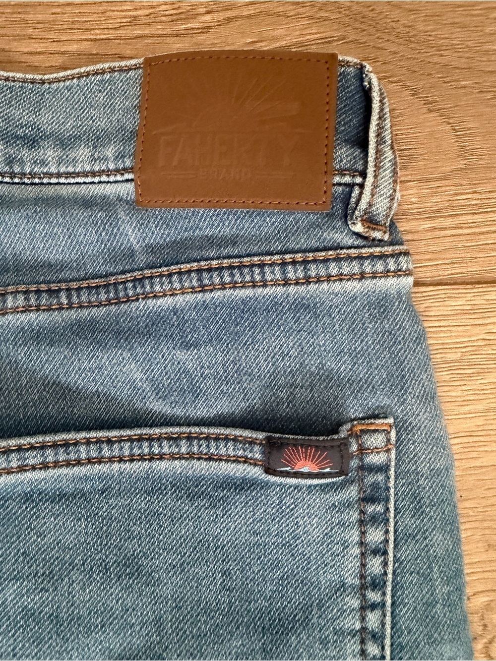 Faherty Light Blue Denim Jeans Size 29 - Picture 8 of 9